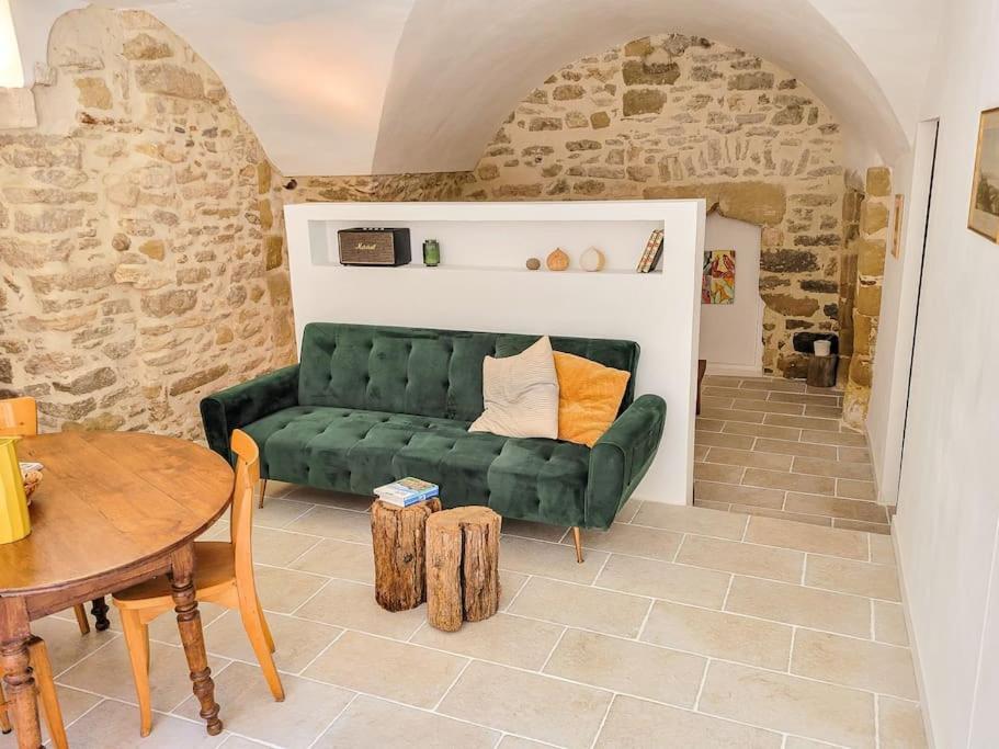 Studio Spacieux De Caractere Montaren-et-Saint-Mediers Ngoại thất bức ảnh